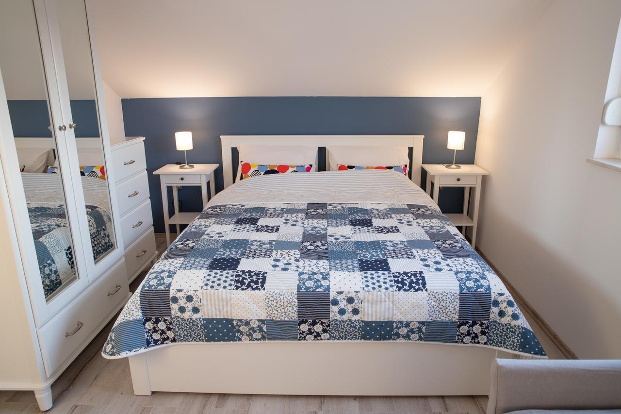 Apartmani Dina 비오그라드나모루 외부 사진