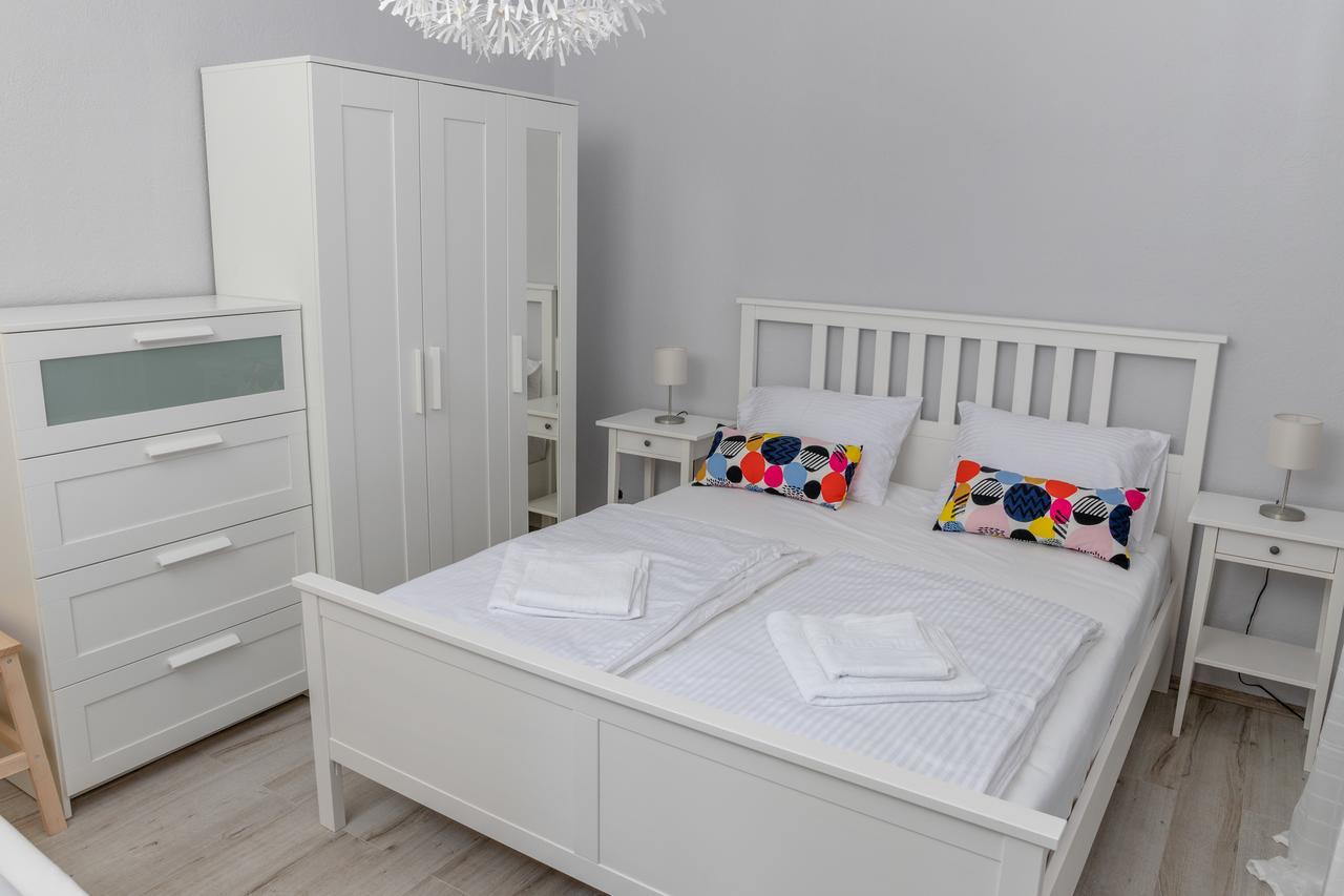 Apartmani Dina 비오그라드나모루 외부 사진