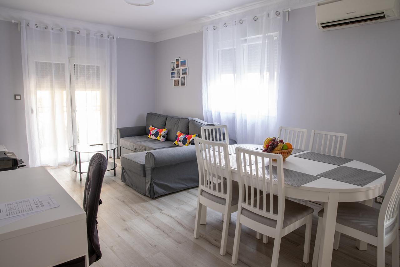 Apartmani Dina 비오그라드나모루 외부 사진